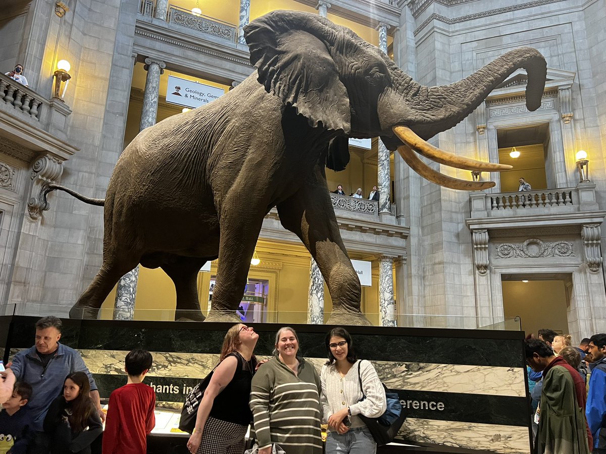 Great times in DC with a few of my current lab members and a few former lab members. I got to see SOOOOOOOO many people that I haven’t seen since pre-pandemic. It was really an amazing conference. Thank you <a href="/HarmitMalik/">Harmit S. Malik</a> and <a href="/Barr_lab/">Maureen Barr</a> !  Amazing conference. #TAGC24 <a href="/millersvilleu/">Millersville University</a>