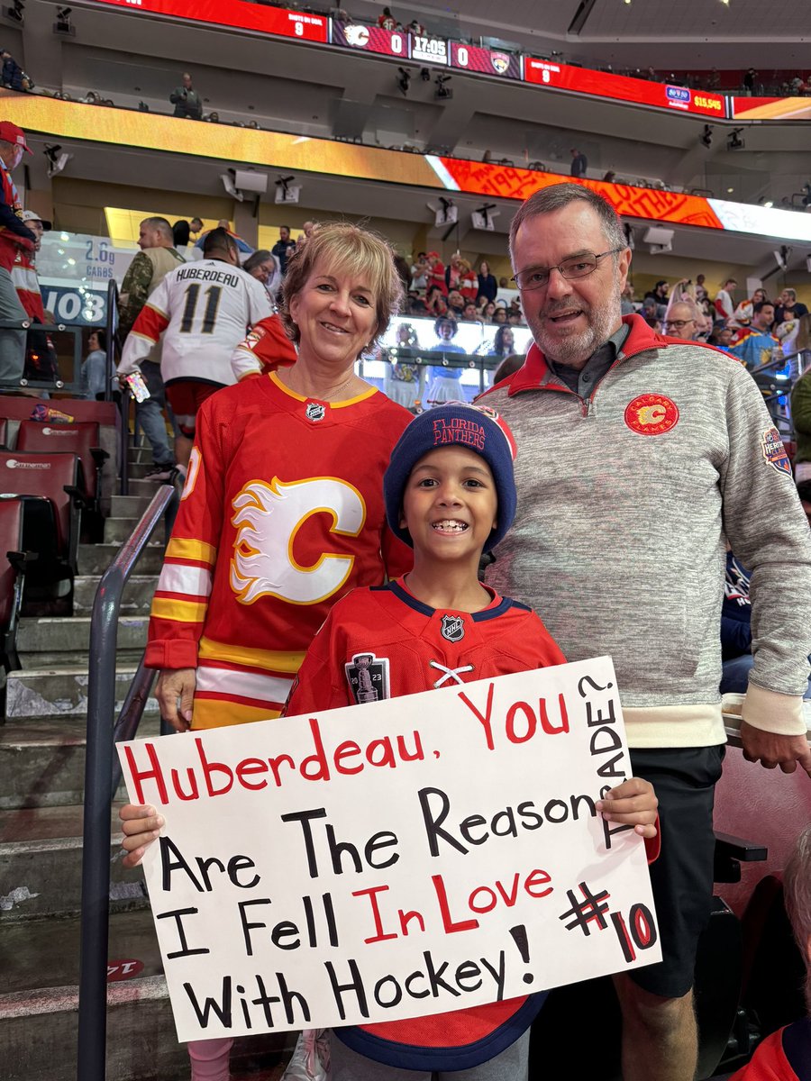 My nephew fell in love with hockey because of @JonnyHuby11 and got to meet his parents tonight! Thanks Huby for changing everything for my nephew and sister! The biggest puck heads! @FlaPanthers @NHL @NHLFlames #TimeToHunt