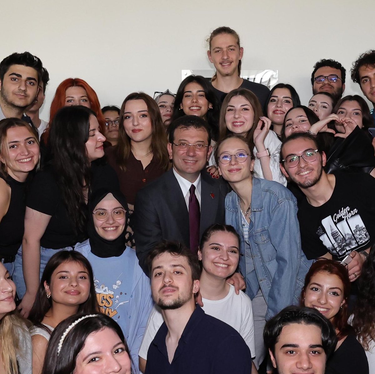 solcugazete's tweet photo. Ekrem İmamoğlu, görev süresi boyunca 8'i kız öğrenci yurdu, 6'sı erkek öğrenci yurdu olmak üzere İstanbul'a 14 yurt kazandırdı.

AKP yönetimindeyken İBB'nin öğrenci yurdu YOKTU. https://t.co/TEBnJ4ZZvm