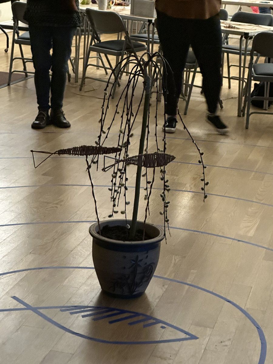 Thank you to all who came to celebrate spring light in the  third event of our ‘Whispers of chalk stream’ project . Lively talks  about river keeping, willow and life in a dry winterbournes stream  and a fish weaving workshop. #WatercressandWinterbournes @HantsIWWildlife