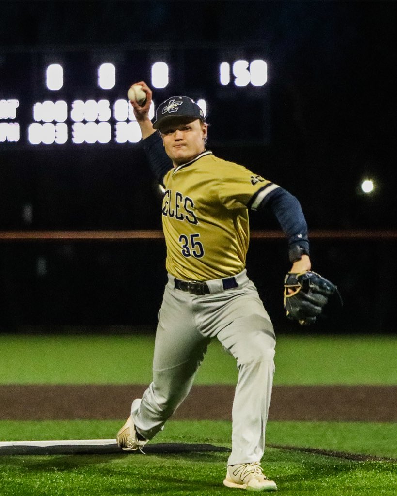 JuniataEagles's tweet photo. Frames from yesterday’s doubleheader sweep of Saint Joseph’s Brooklyn 🧹

#WingsUp #GoEagles #TakingFlight https://t.co/di7AYlL4ZZ