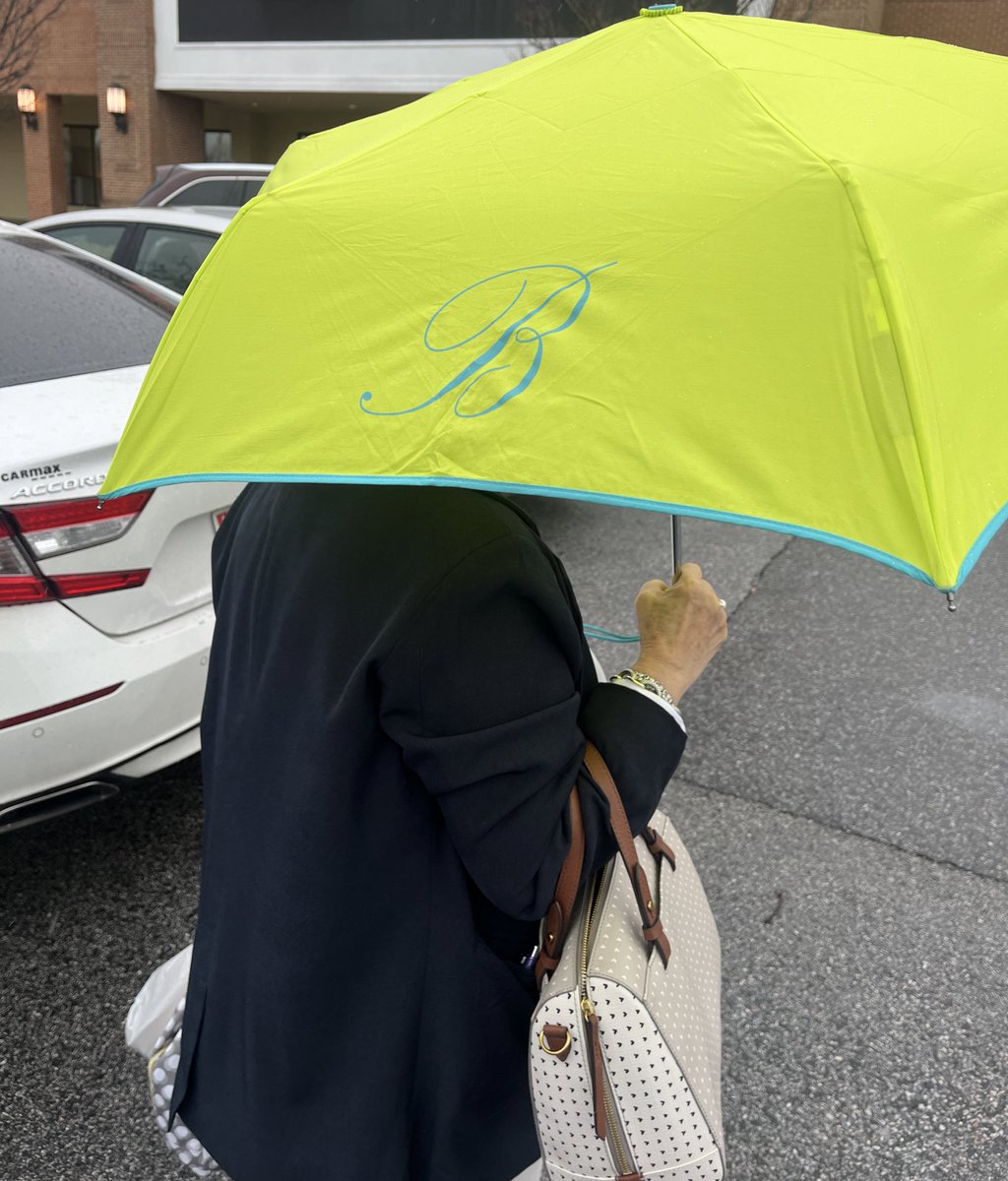 somebody come get they auntie 😂😂😂 me n babs pull up at work at the same time and i’m like girl?!?!! is that a B on your umbrella???!!!!!??!?! like she is such an icon my god i love her