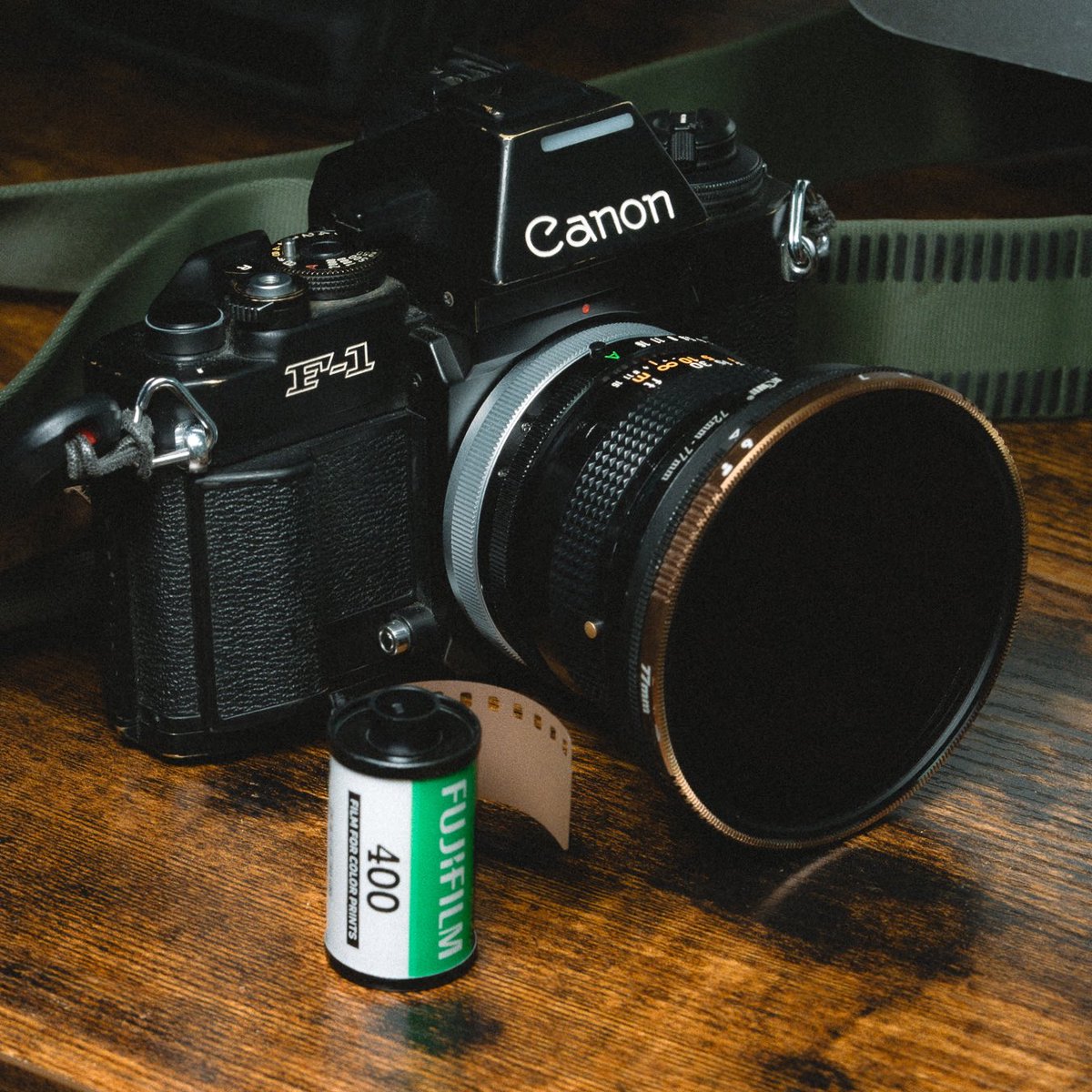 Modoshoot's tweet image. The setting 🤝 The photos

📷 Canon New F1
🔭 50mm 1.4 FD Canon
🎞️ Fujifilm 400
⚫️ Polar Pro ND Filter
📍Manhattan | NYC