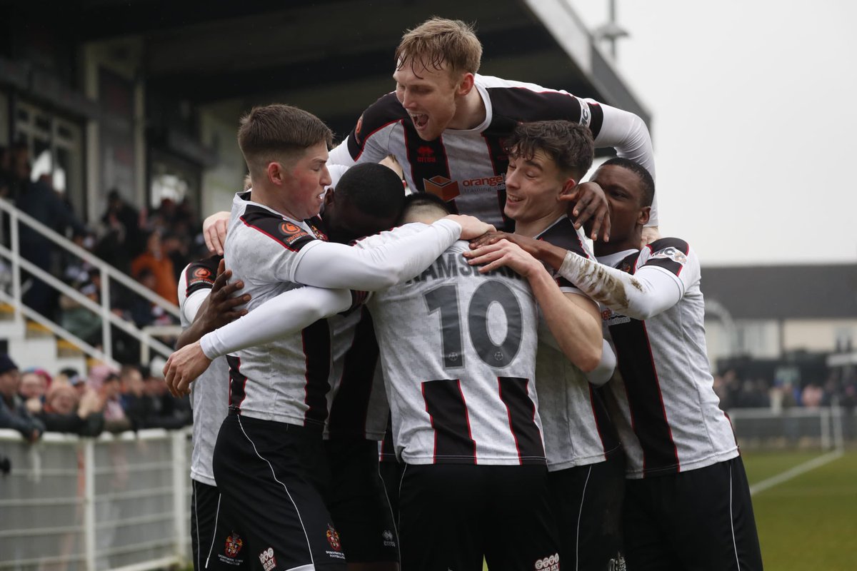 MarkSimpson1980's tweet image. 🤩 What a great day at The Brewery Field.

🥳 A double over Darlo
⛔️ Six games unbeaten 
🏡 Four home wins in a row
🔥 Seven wins in nine games
📈 Four points from top seven

Phone signal was bad tho…

#Moors