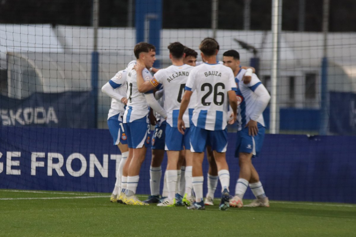 ESPANYOL B 3 - LLEIDA 1
Victoria ante el 3° clasificado del filial de Manolo González con una gran 1a parte (2-0) Kenneth (2) que supo sufrir y rematar al final con el gol de Bashiru. Sigue a 6 puntos del playoff de ascenso. #fororcde #rcdeB #RCDE