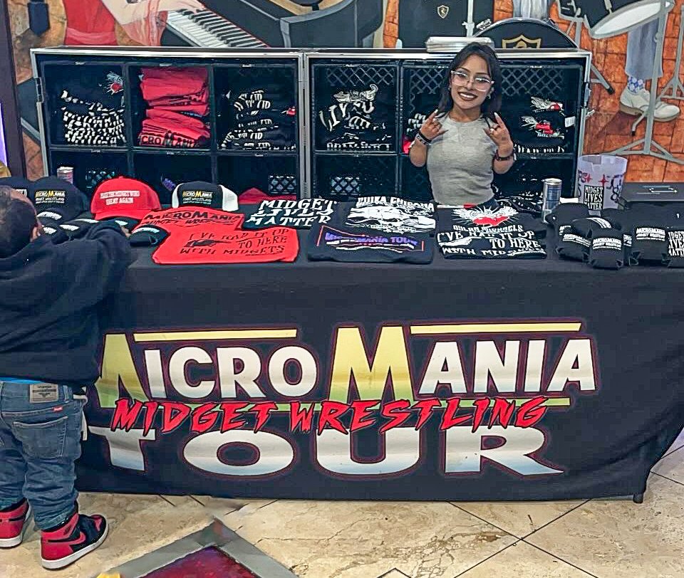 PopsGrillinFans's tweet image. 🤼‍♂️. Micromania 🤼🏾‍♂️

Brought to you by:
@kingdomprowrestling_ga

Where:
@201_tapas_lounge 

Last nigh was fun! Thank you for having us! We look forward to seeing you all again! 

Photo: Thank you Victoria

#Carlitobaby #theoutfitdjs #201tapaslounge #reggaenight #dancehall