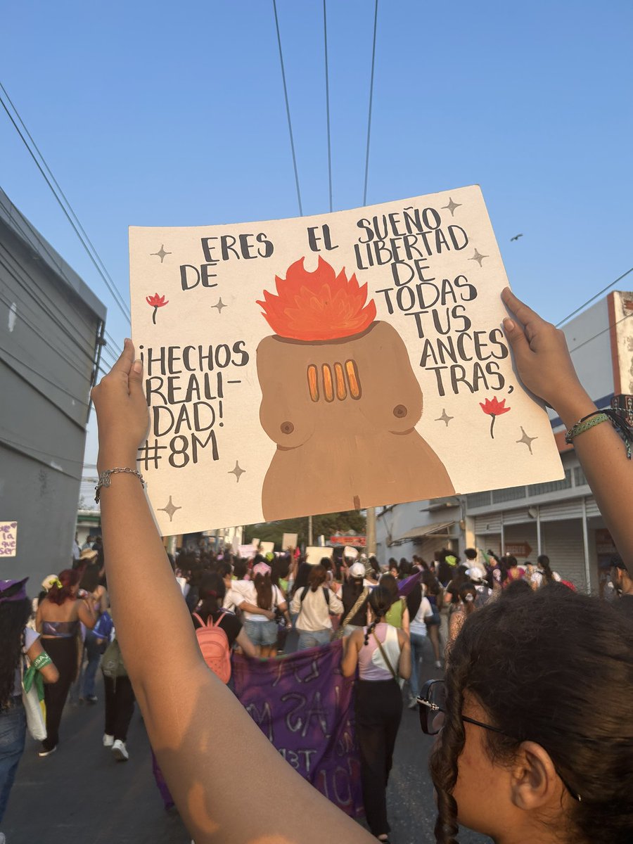 KatrimdelaHoz's tweet photo. 🧵Que sea siempre un 8M popular, feminista, sororo y disidente. Que hoy (y siempre), citando a Audre Lorde, las calles sean de “Las que estamos fuera del círculo de la definición que esta sociedad da de mujeres aceptables; https://t.co/2XYul2I7CC