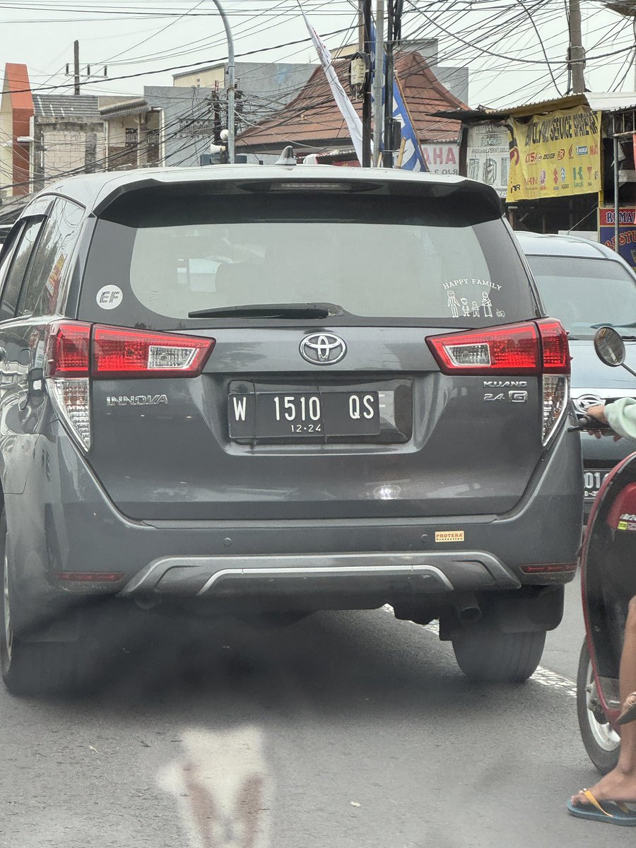 Fajrin_az's tweet photo. Kok bisa pnya 2 plat? @e100ss https://t.co/G3UQR5gYWz