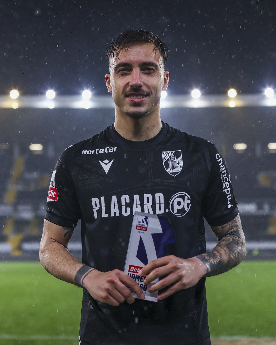 VitoriaSC1922's tweet photo. Let Him Shine ✨

#PaixãoePropósito #LigaPortugal #VSCFCF https://t.co/h45AGtlPbm