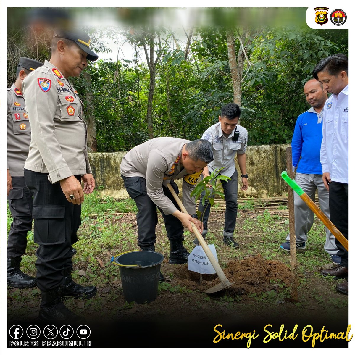 #polripresisi
#poldasumsel
#kapoldasumsel 
#polresprabumulih
#satresnarkobapolresprabumulih
#kapolresprabumulih
#akbpendroaribowo

Bantuan Polisi..
Hubungi.. 
Call Center Polri 110
Call Center Polda Sumsel 0813-70002-110
Call Center Polres Prabumulih 0811-7387-110