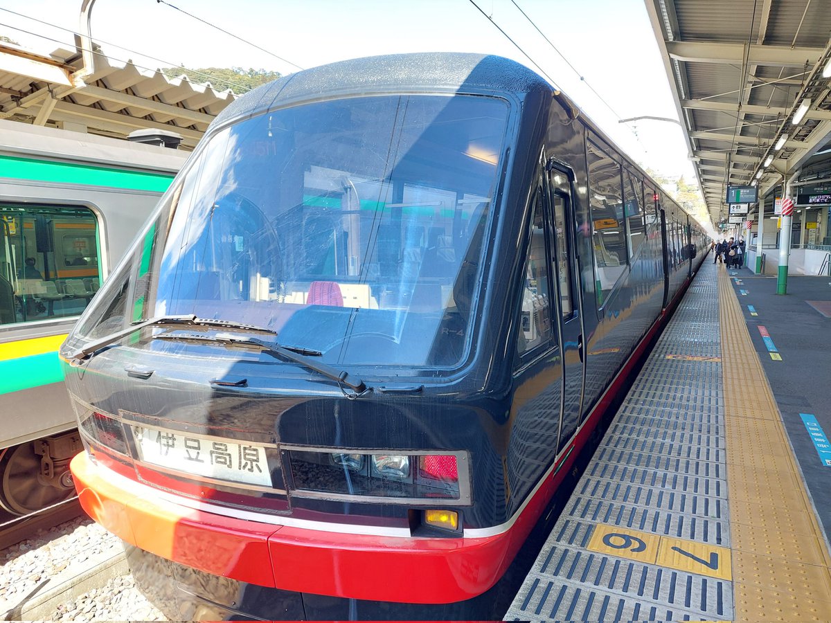 roadsho16136607's tweet photo. 近距離移動なのに…
#���船列車
#Resort21 https://t.co/UnfSDjrtvN