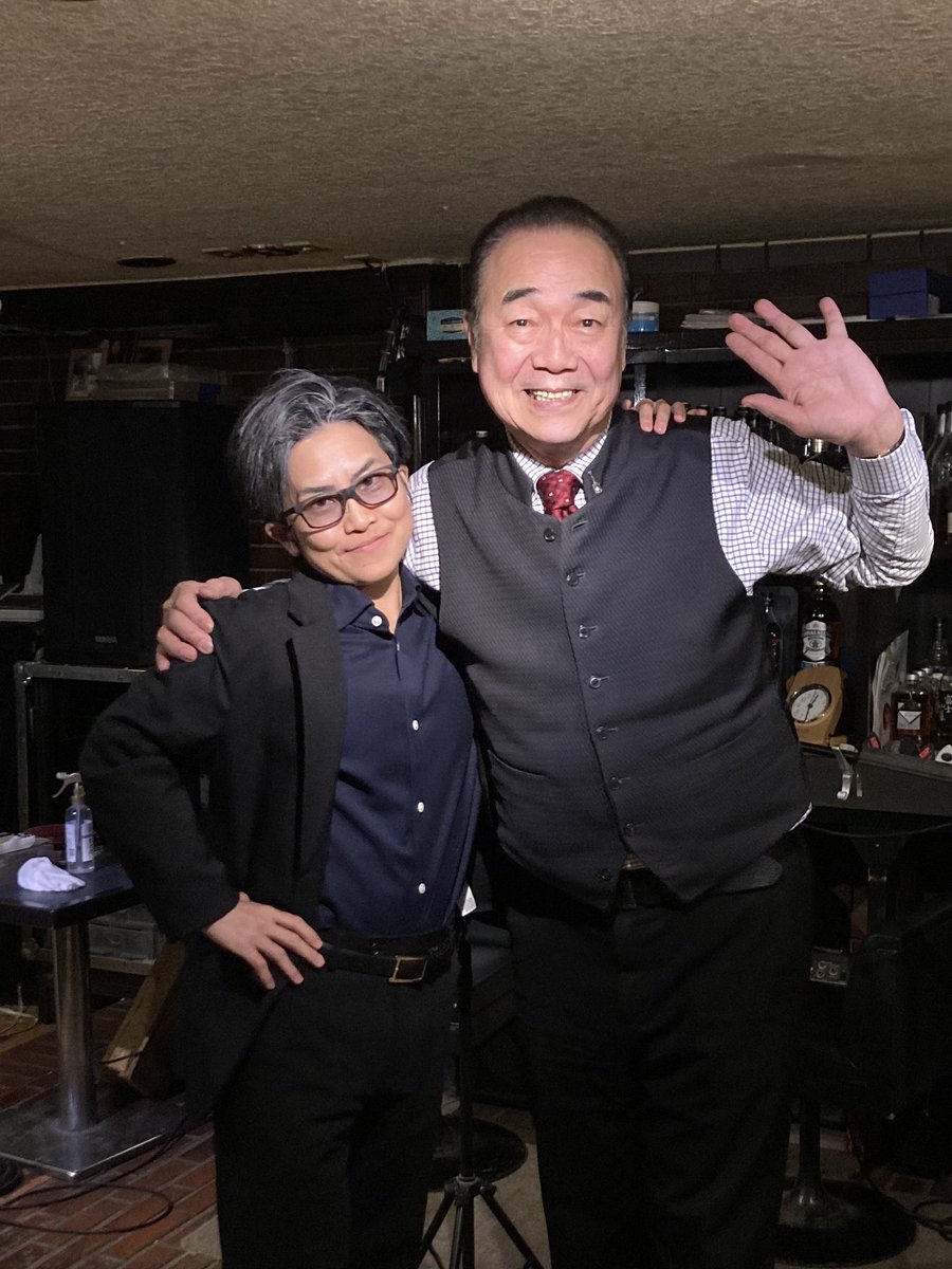 kyuCOSAC's tweet image. #旭川ラバーソウル

昨夜は久しぶりに元職場へ遊びに🎶

私wagiが17年前に勤めてました。
マスターも相変わらず元気で、感動の再会✨
旭川の親父です。

ラバーソウル、ゴムのようにしなやかで逞しい魂の事です。