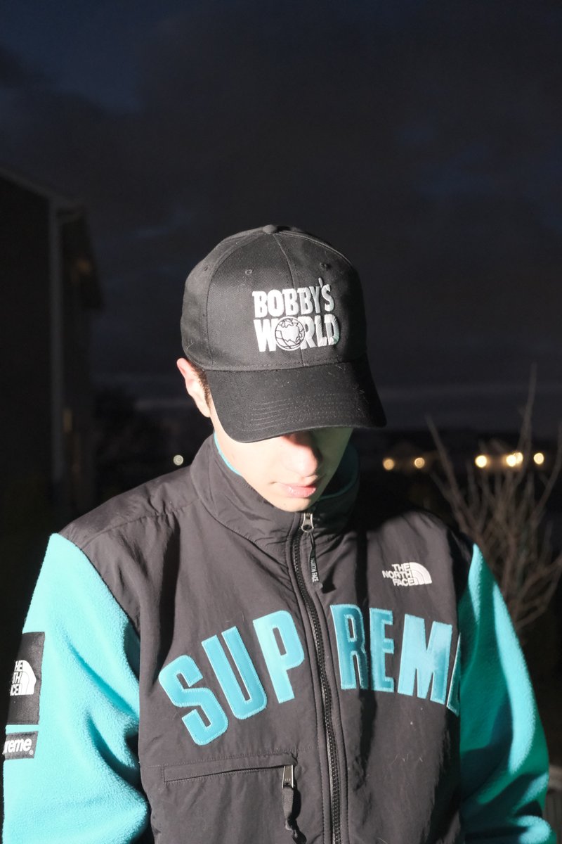 zumasx's tweet photo. One of us wants all the money and fame
The other just loves the game https://t.co/QK3zcI42rW