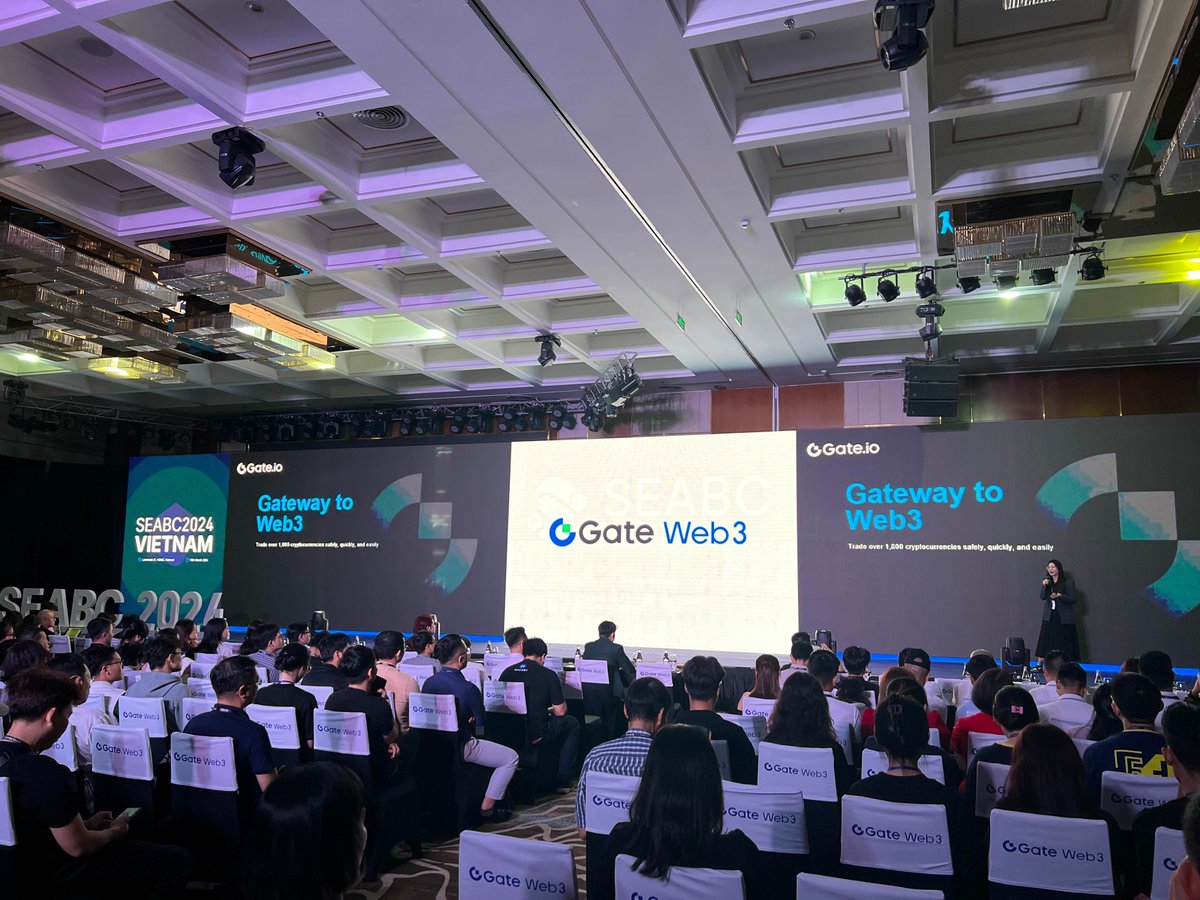 Gate's tweet photo. 🙌 Many people are now seated early, eagerly anticipating the start of SEABC 2024.
The venue is filling up fast, and it's set to be a full house with many distinguished guests in attendance 🌟
#Gateio #SEABC2024 #FrontRowSeats #BlockchainConference https://t.co/UpsMUWHKAL