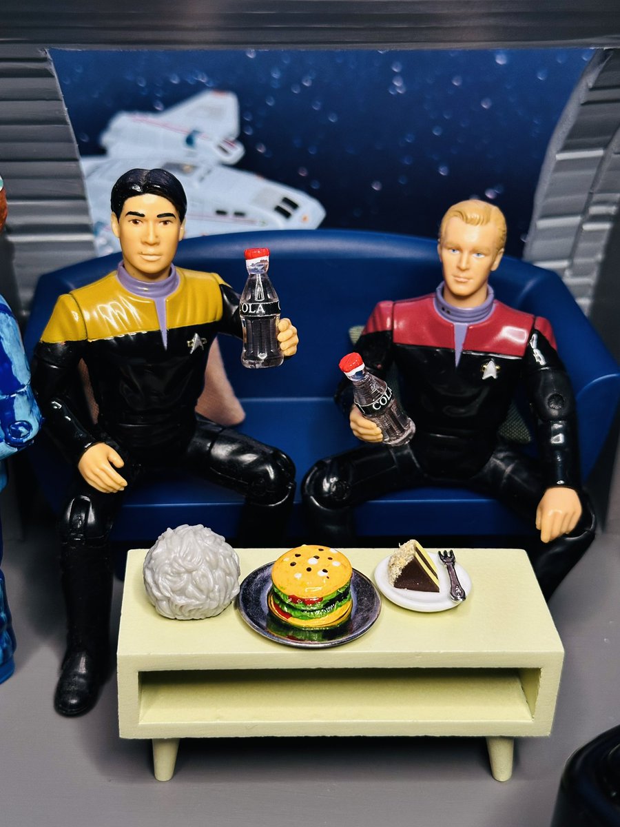 SpaceshipAddict's tweet photo. My action figures have a better social life than me. 😂 #startreklegacy #funwillnowcommence #startrek https://t.co/Ezkq4g9PM7