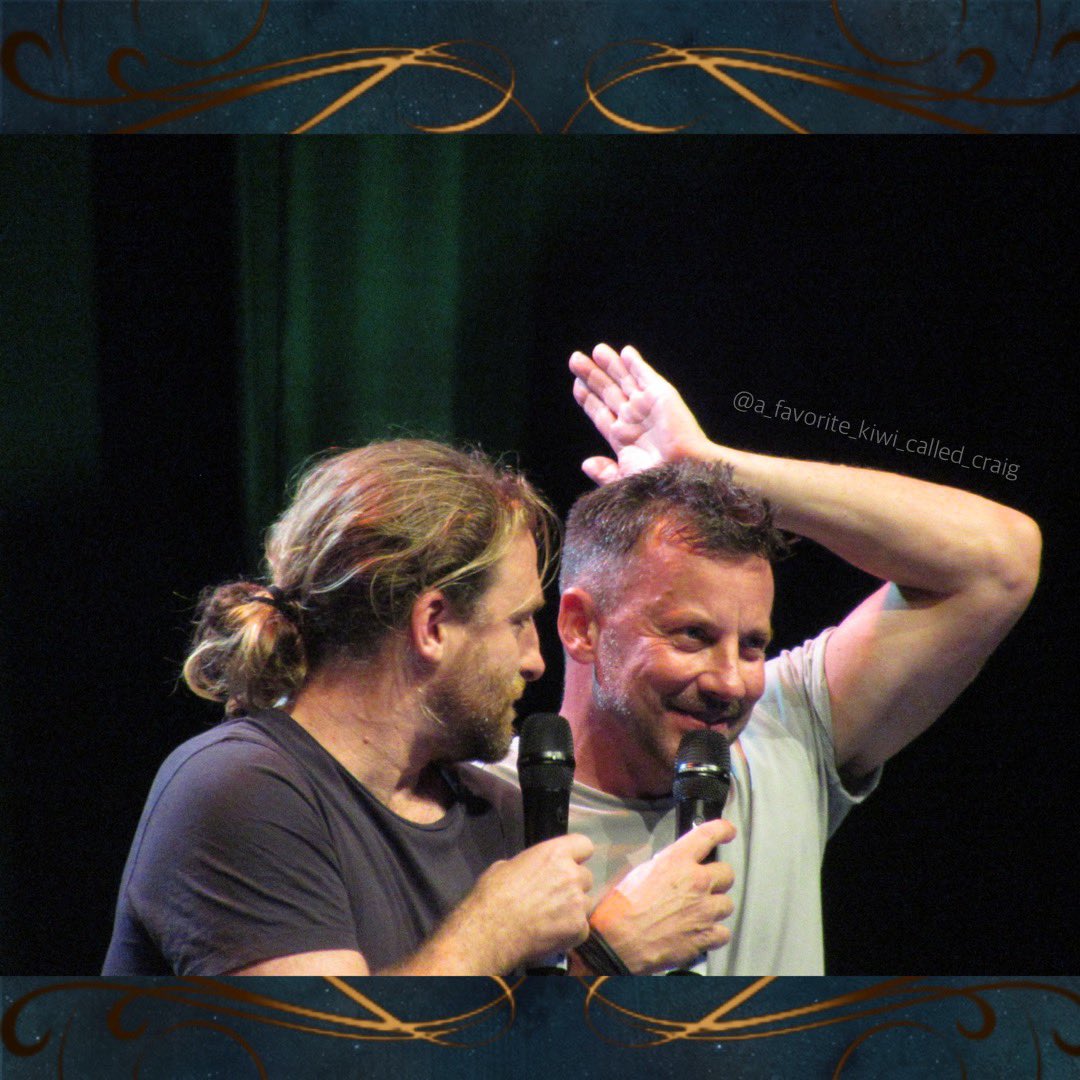 MiddleearthF's tweet photo. ~ Happy Sunday ~
Dean is also a guarantee for phenomenal comedy panels - together with Craig. π
#magiccon6 #comedypanel #craigparker #deanogorman https://t.co/UMsT7mak3T