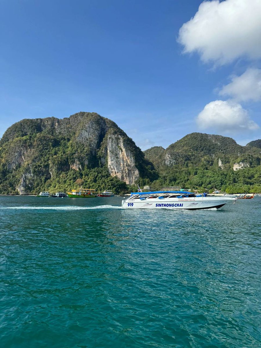SuofeiyaQ's tweet photo. Diving is risky! Choose carefully! Whether snorkeling or diving, never get too far away from the instructor
# Snorkeling # Diving # Malaysia # Semporna # Semporna dive # Semporna Dive # Malaysia travel # Semporna Guide # Budget travel # Budget travel Guide # Semporna dive https://t.co/MNHFetlsyr