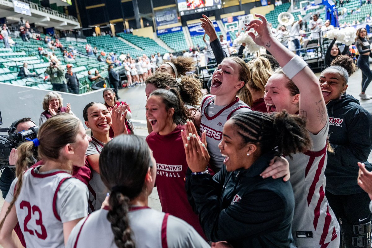 TWU_Basketball's tweet photo. ��𝙄𝙉 &amp; 𝘼𝘿𝙑𝘼𝙉𝘾𝙀 ➡️

#PioneerProud | #CASE https://t.co/RFMrzHhiht