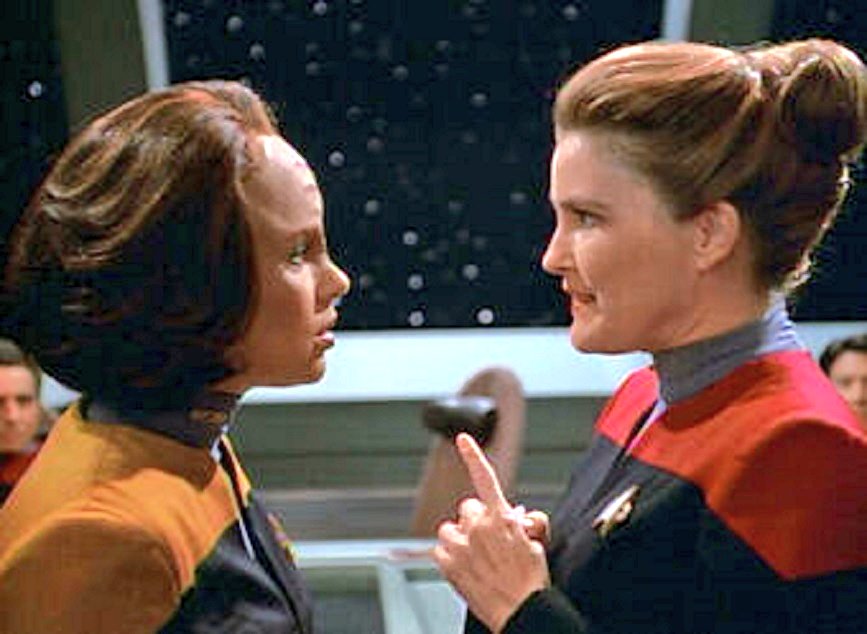 TrekkieRob's tweet photo. S1:E2 - Parallax
A good portrayal of the tension between the two crews. Enjoy seeing the science bring Janeway &amp; Torres closer #WarpParticles. A decent science episode but perhaps a too early example of the two crews getting over their differences.
C+
What do you think?
#VOYRanks https://t.co/edvmcgBkOy