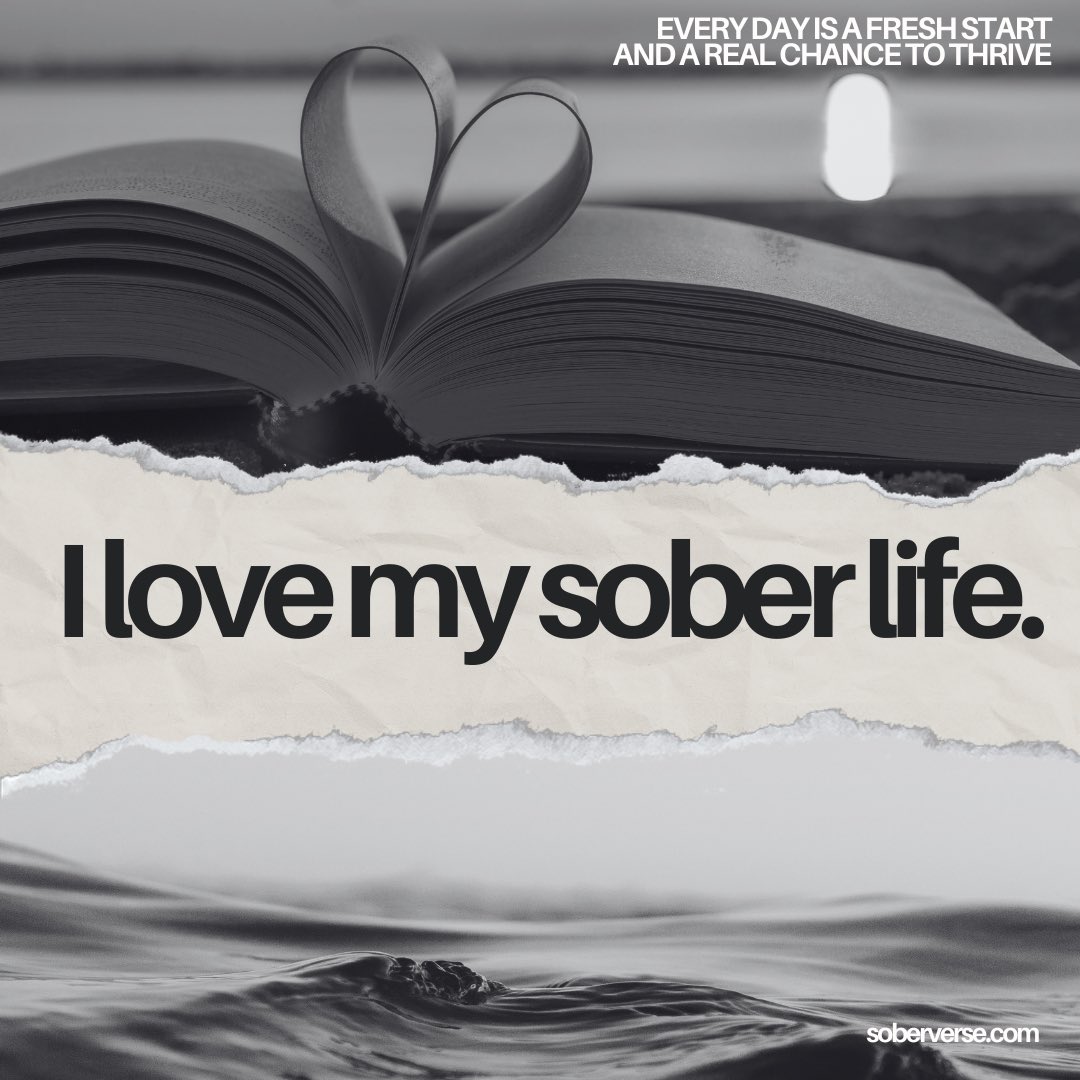 Soberverse's tweet image. #RetweeetPlease if your sober life is giving you reasons to smile every day. Let’s spread the joy of sobriety together! #RecoveryPosse #soberlife #sobriety