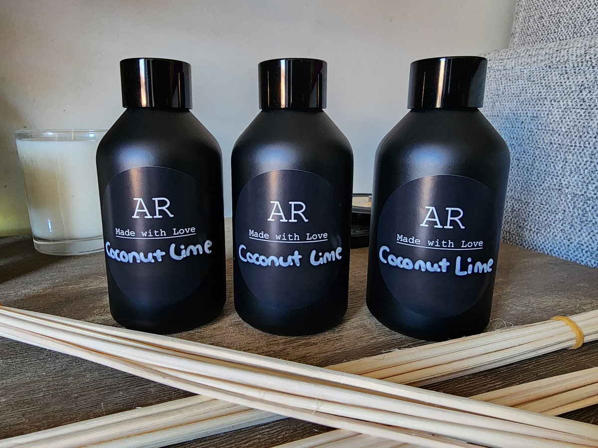 Limited Edition - Matte Black Reed Diffusers ⚫️⚪️⚫️ 

While stocks last! 

#aubreyrosemadewithlove #reeddiffuser #homefragrance #madewithlove #handpoured #treatyourself #weekendvibes #goodvibes #matteblack #homedecor #supportsmallbusiness #supportlocal #shoplocal #smallbusiness