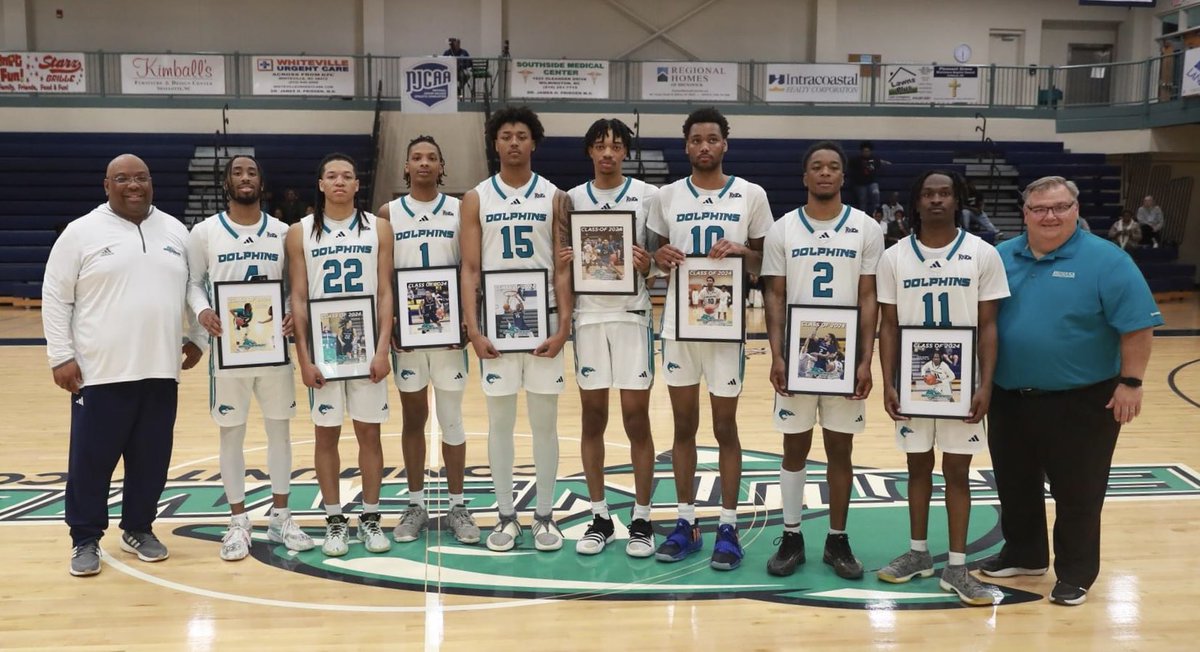 BrunswickCC_MBB's tweet photo. DOLPHINS CELEBRATE SOPHOMORES! The @BrunswickCC_MBB finished the regular season today with a 101-78 win versus @Franklinprep_ . The Dolphins celebrated their sophomore class today. Check out the play of the day by  6’3 sophomore @FullwoodJo . https://t.co/8bAIKtiagH