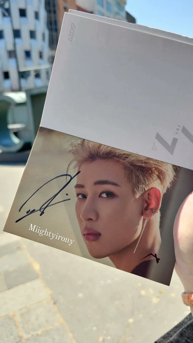 Feer_prr's tweet photo. Bambam is really such a kind person and grateful to his fans, I hope he can return to Mexico City soon 🇲🇽❤️‍🩹✨️

Thank you @BamBam1A 

#bambam #bambamgot7  #AREA52 #worldtour  #뱀뱀 #BambamInMexico  #kpopconcert  #kpop #kpopfyp #kpopedit  #got7  #ahagase #kampfestcdmx https://t.co/IaEds2COzL