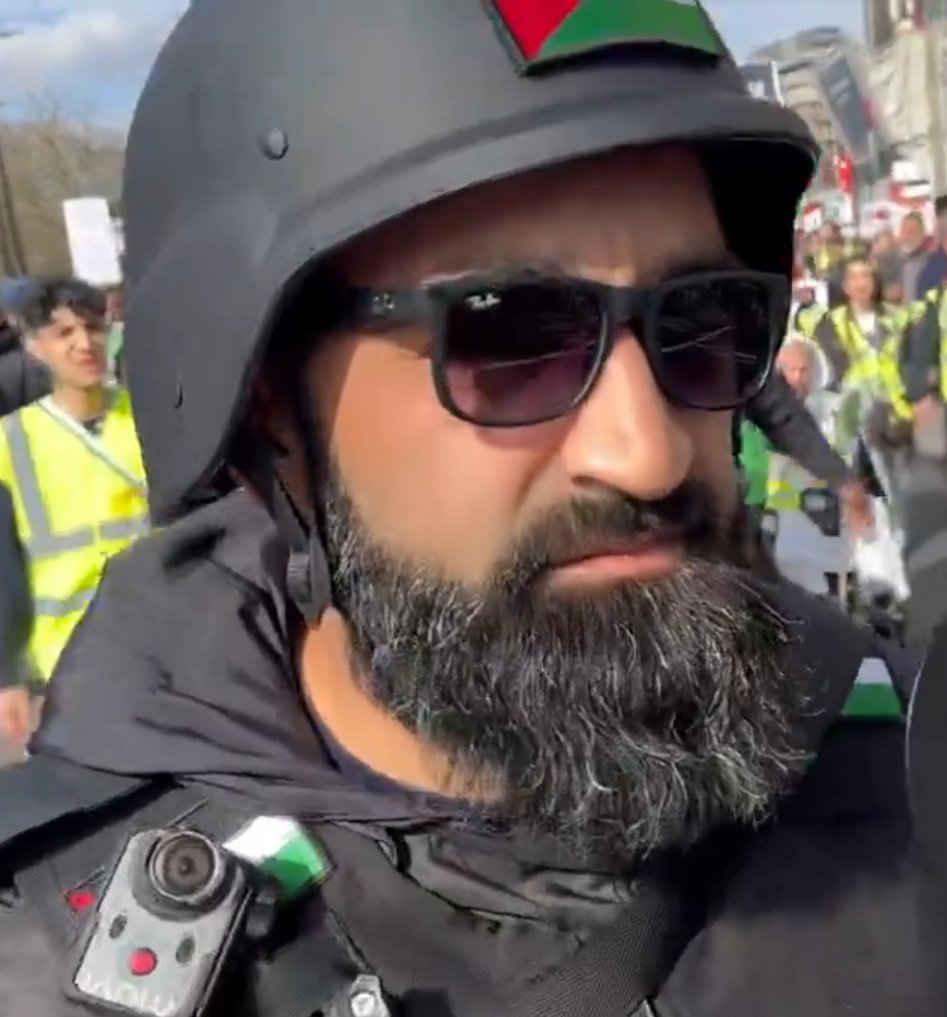 So why didn't the police arrest this man who turned up armed to the teeth?
Bodycam, riot shield, helmet,  utility belt, sour expression.....
Make him famous....since it appears the police cannot be relied upon any more...