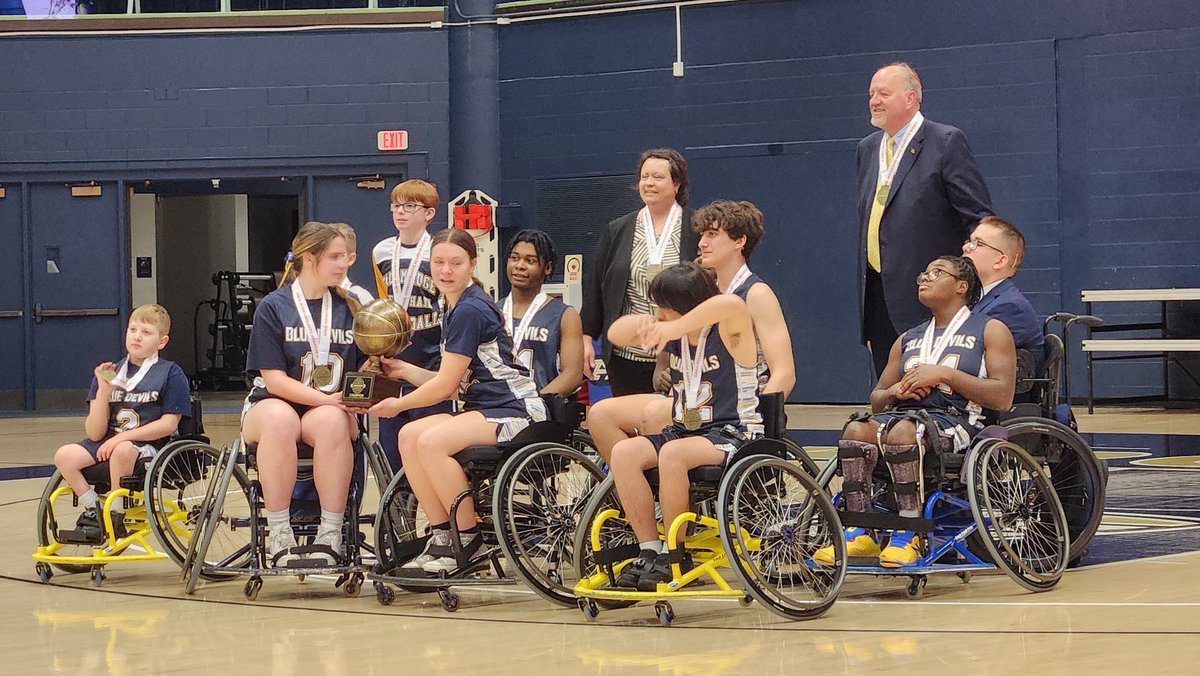 Ohio HS wheelchair basketball final: #2 Tallmadge (15-2) 24 #1 Austintown (15-1) 16 Final Congratulations to @THSdevilsWCBB on their first OISA state championship Freshman Ta'Shaun Myers led the way for the Falcons with 16 points.