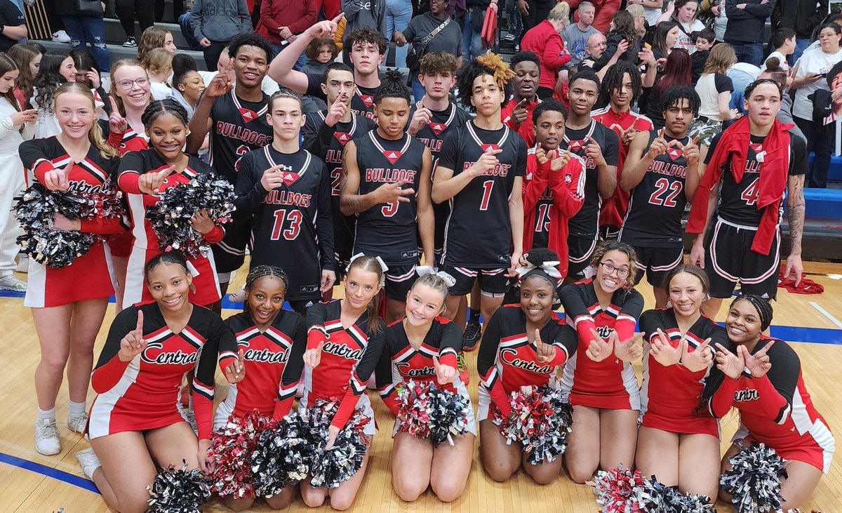 See ya' at the 'Zou!!

#CHSFinalFour #FinalFourCHS #OldSchoolBasketball