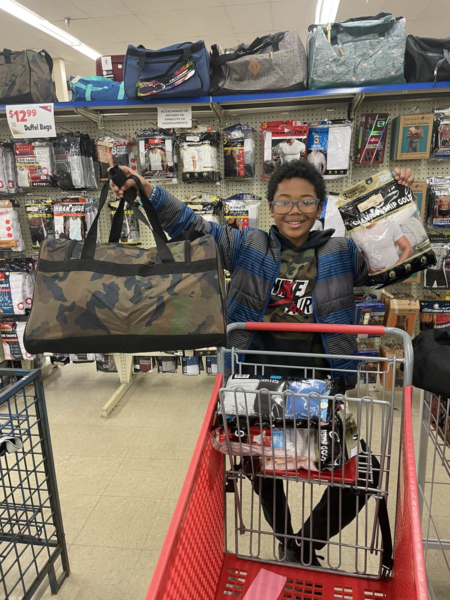 I’m still buying items for the trip to Maryland. Hero Bags are also needed for homeless veterans. I was happy to find one that they will like. Thank you for helping. gofund.me/cf208e65 #veterans #homeless #fundraiser