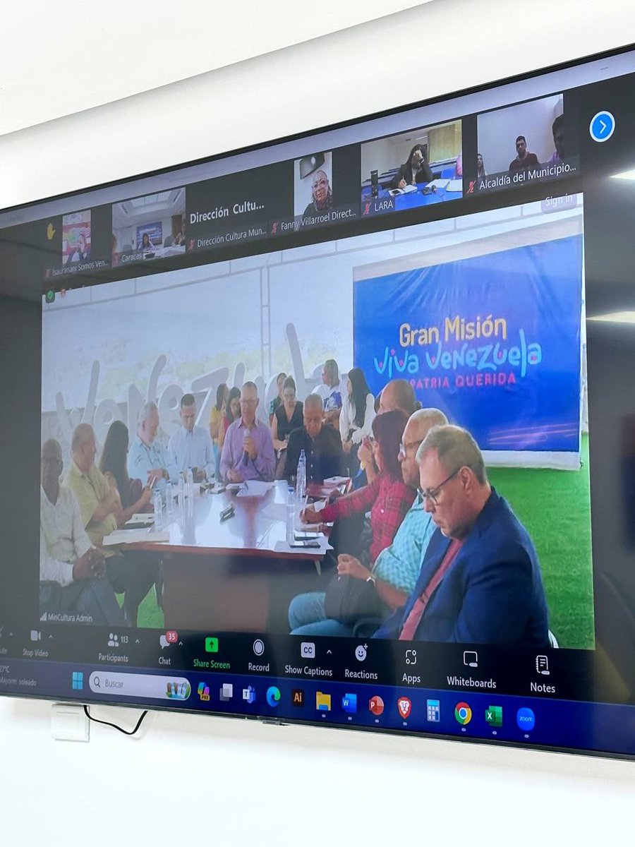 m_alexandradiaz's tweet photo. 📸¡𝐀𝐬í 𝐥𝐨 𝐃𝐢𝐣𝐨! 🇻🇪

Alcaldesa @gestionperfecta: En videoconferencia tratando lo relacionado a la Gran Misión Viva Venezuela Mi Patria Querida, con el ministro @VillegasPoljak.

Caracas, Ciudad Creativa, Mosaico Cultural

#CaminaConLaCultura #Oriele #donnalisi #prelemi https://t.co/eo5DLYjePh