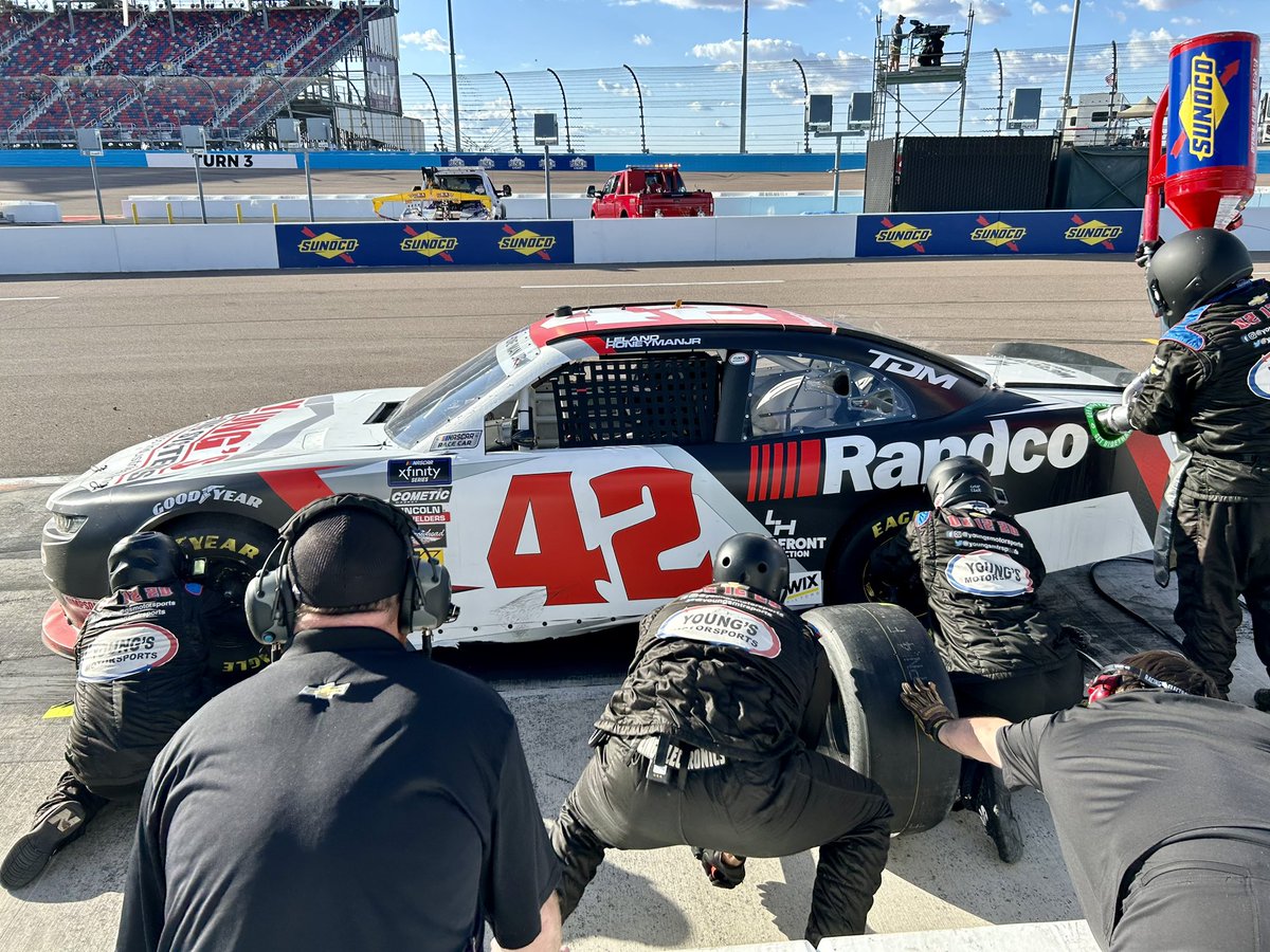 youngsmtrsports's tweet photo. π© has been lifted. LHJ brought the No. 42 #RANDCO Camaro to pit road for fuel, tires and an air pressure adjustment.
P20 - 49 Laps Remain
#BeforeYouDig200 β’ #NASCAR https://t.co/op6F45cdRS