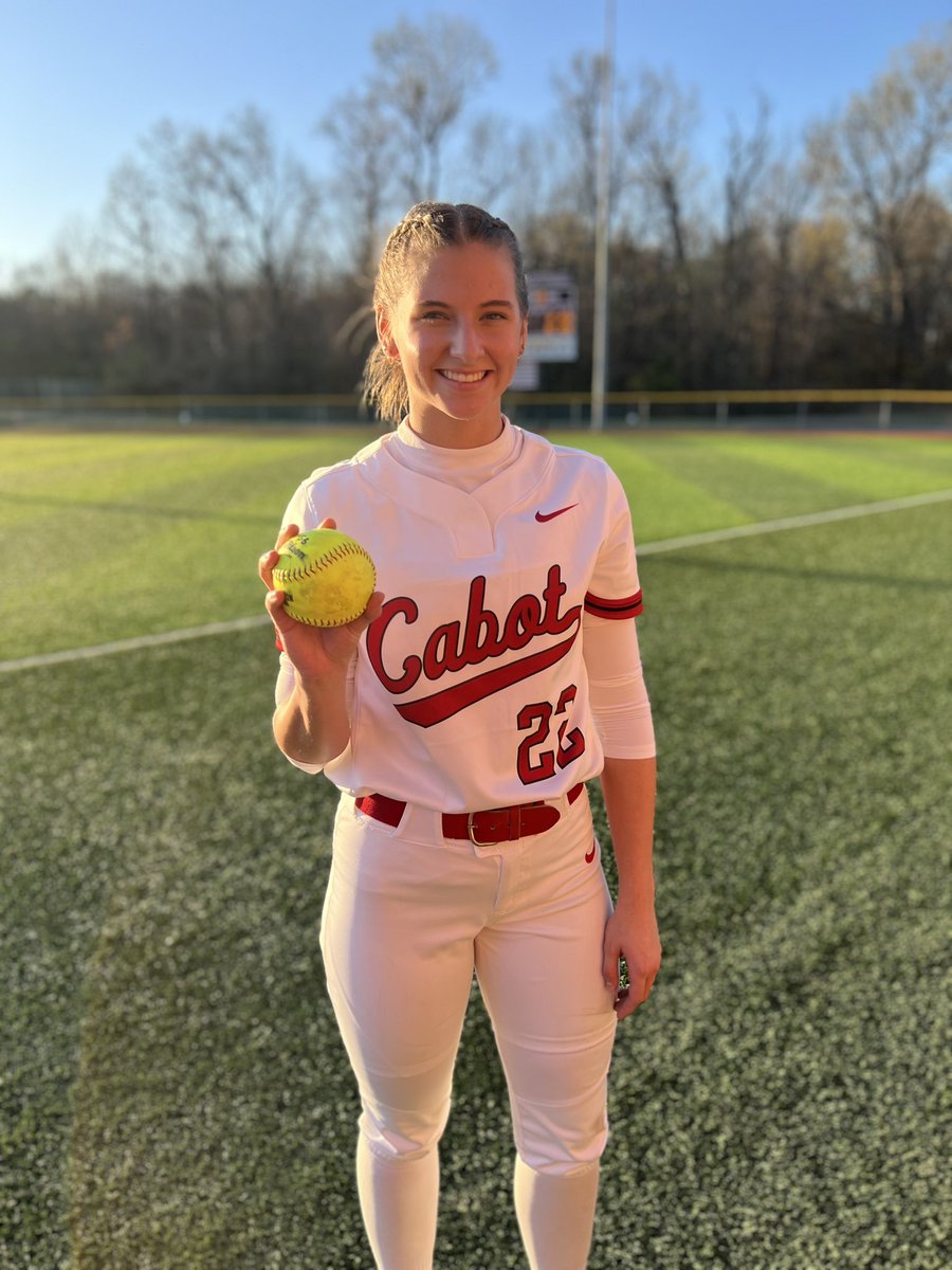 Panthers finish a great weekend with a 15-0 win against Lonoke! 
Feautured below are your Lady Panthers &amp; Emily Titus with her Homerun ball! 
Great job ladies! 💪🥎