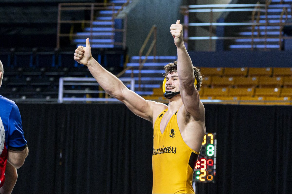 𝗦𝗼𝗖𝗼𝗻 𝗖𝗵𝗮𝗺𝗽𝗶𝗼𝗻𝘀𝗵𝗶𝗽 | Third place Carson Floyd (major decision) and Luke Uliano (App State’s 10th pin of the day) deliver big victories at 197 and 174. #ReAchTheSummit