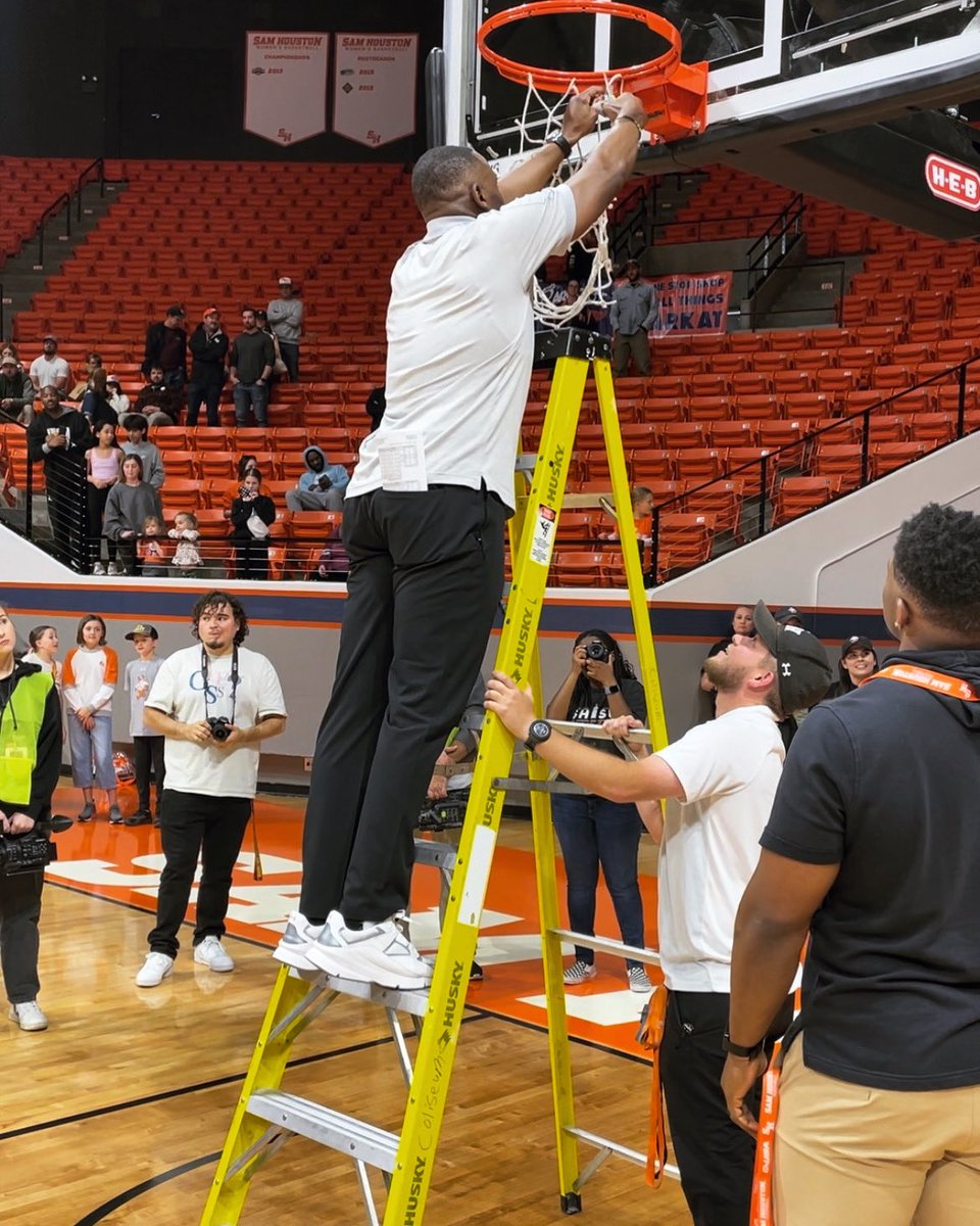 What an amazing first year. I took the leap of faith and sacrificed a lot to bet on myself! What a wonderful feeling today! 1st year - 20 wins ✅ CUSA Conference championship ✅. #AGTG Just the beginning! We not done yet! Conference tournament next week!!!