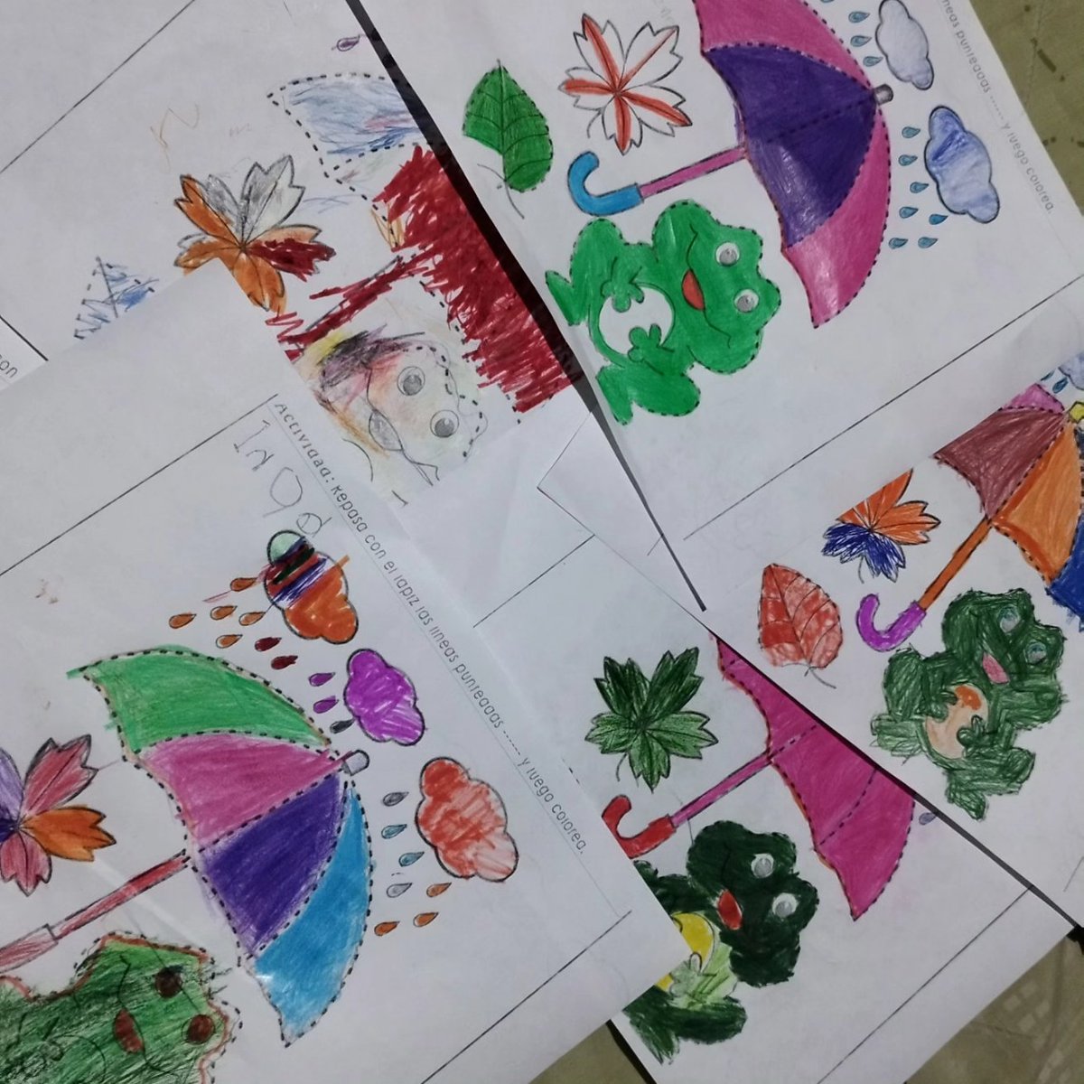 lalomacb's tweet photo. ☔Sábado nublado pero lleno de dibujo, matemáticas, danza y juegos.🌨️ #LaLomaCB #BarriosPopulares #CiudadBolívar #lalomacomunica #arteycultura https://t.co/gnxJL2tSt4