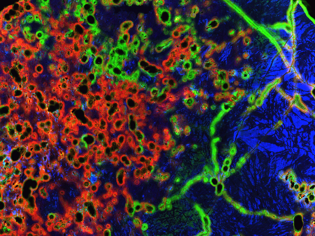 What are we looking at under the microscope? 🔬

See if you can guess using these clues:
⭐ It is incredibly hard, dense and strong.
⭐ It is naturally occurring.
⭐ We're finding use for it in industrial applications that require super-hard materials.

Let us know your guess! 👇