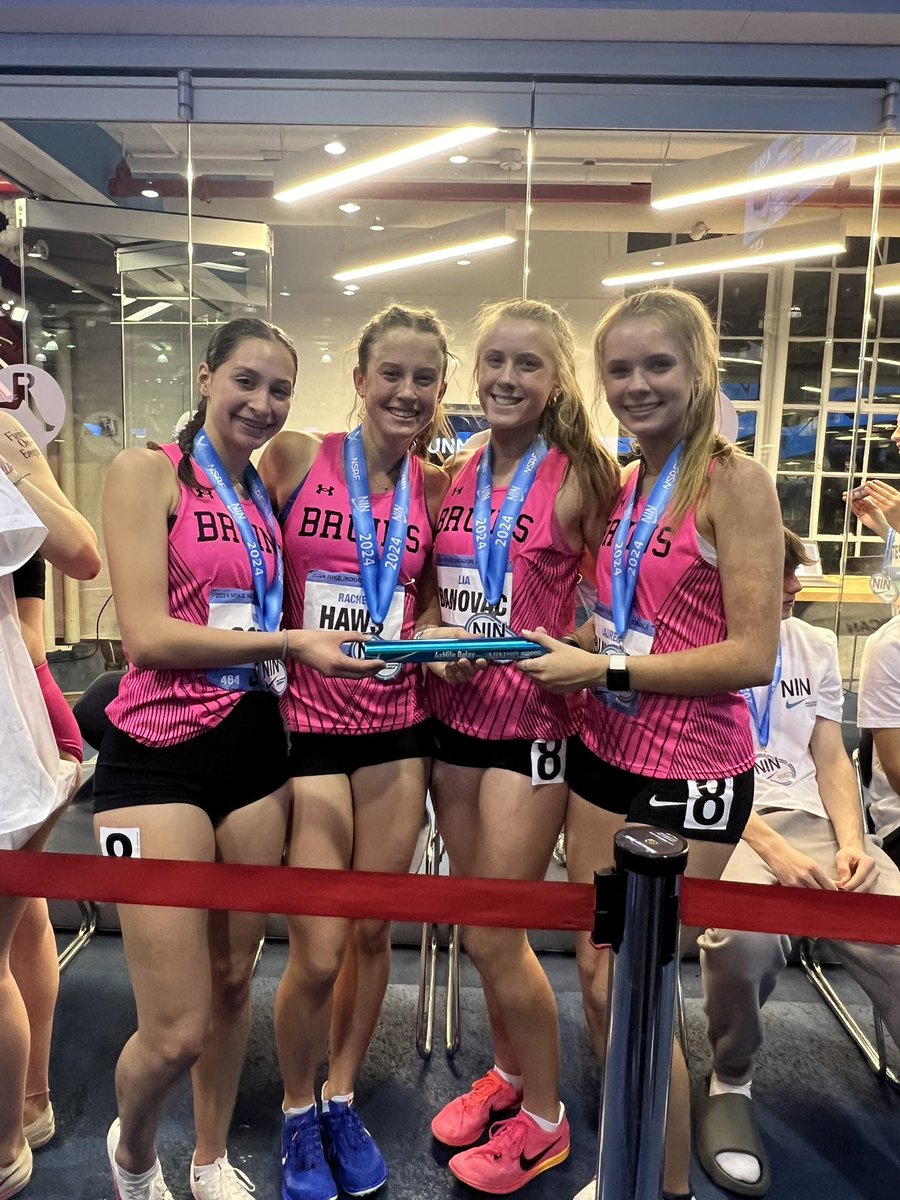 wcsBHSXC's tweet photo. NIKE ALL AMERICAN 

Lauren Banovac, Lia Banovac, Rachel Haws and Abi Cobb - 4th place in the 4 x 1 Mile Relay at the Nike Indoor National Championship @wcsBHSAD @wcsBHStrack https://t.co/dW9vx2kJaQ