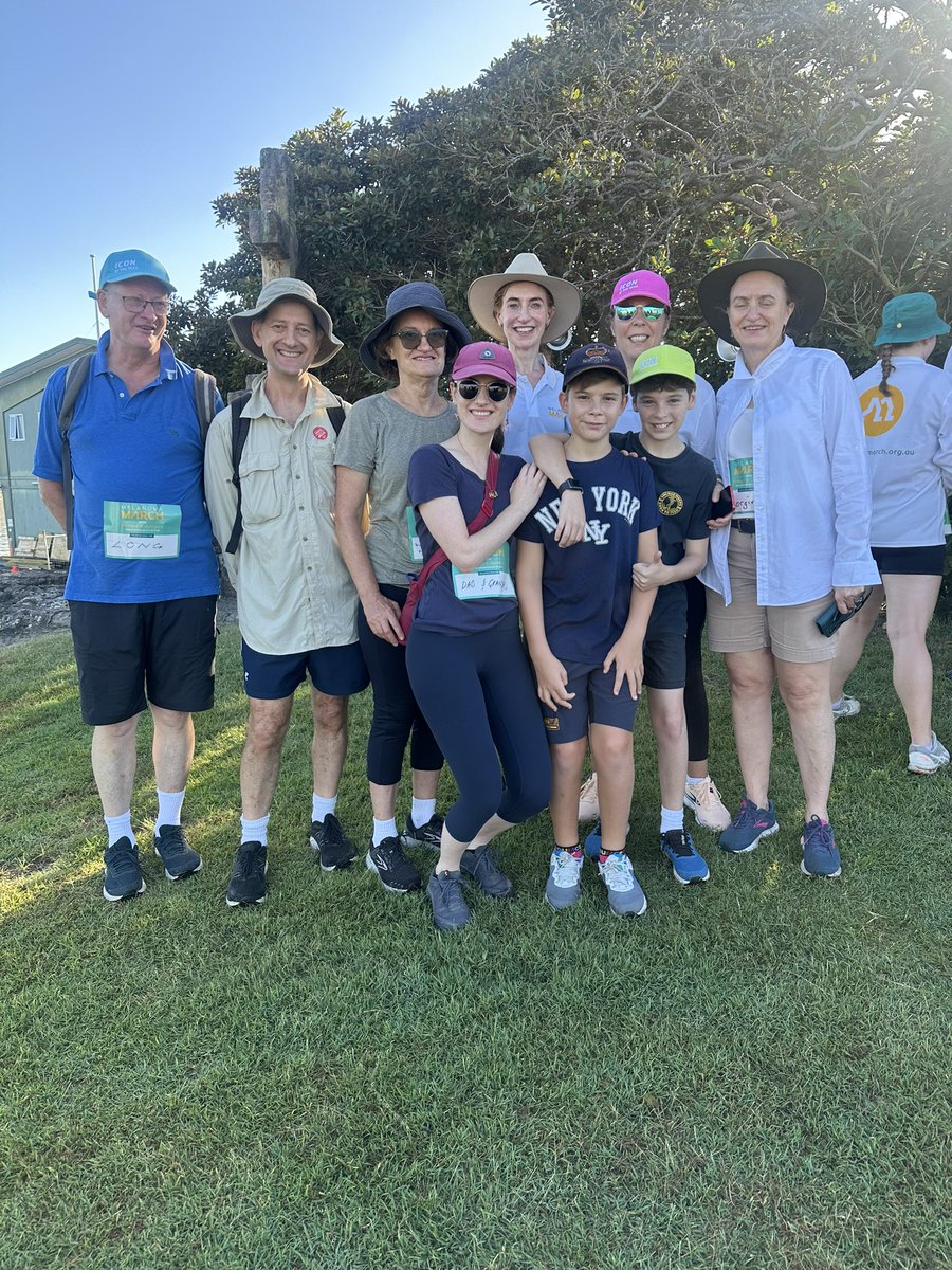 Proud of the >650 #melanoma Marchers in person & more in our hearts & minds today in Sydney. Zero death fr melanoma. @MelanomaAus 3Rs melanoma march event - Raising awareness re sun safety, Remembering loved ones & Raising funds for research. 24 events X Aust’a