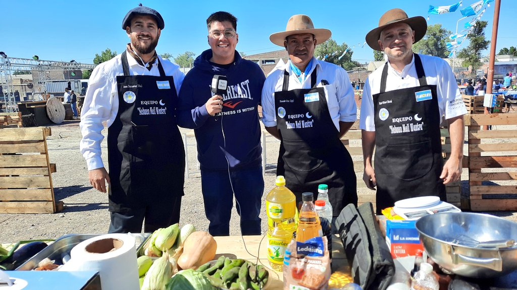 prensa_gabriel's tweet photo. #FiestaDelAsador #Zapala @CarlinKoopmann #AHORA #NEUQUÉN #SoyMaty https://t.co/FK6826nLhq