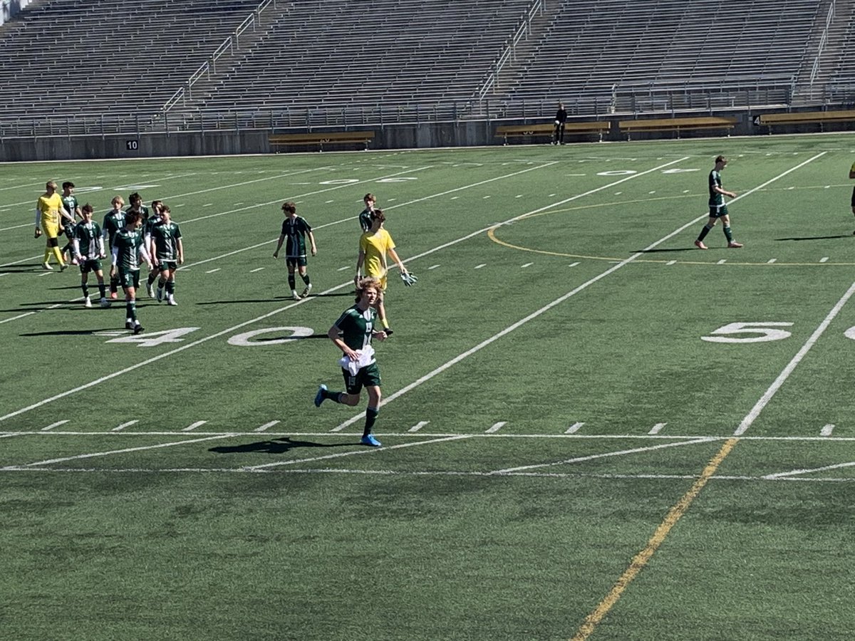 ARutsay's tweet photo. Green &amp; White scrimmage in the books! Set piece… Goal!!!! @LSWFC_Official https://t.co/xgB0p3Dhsc