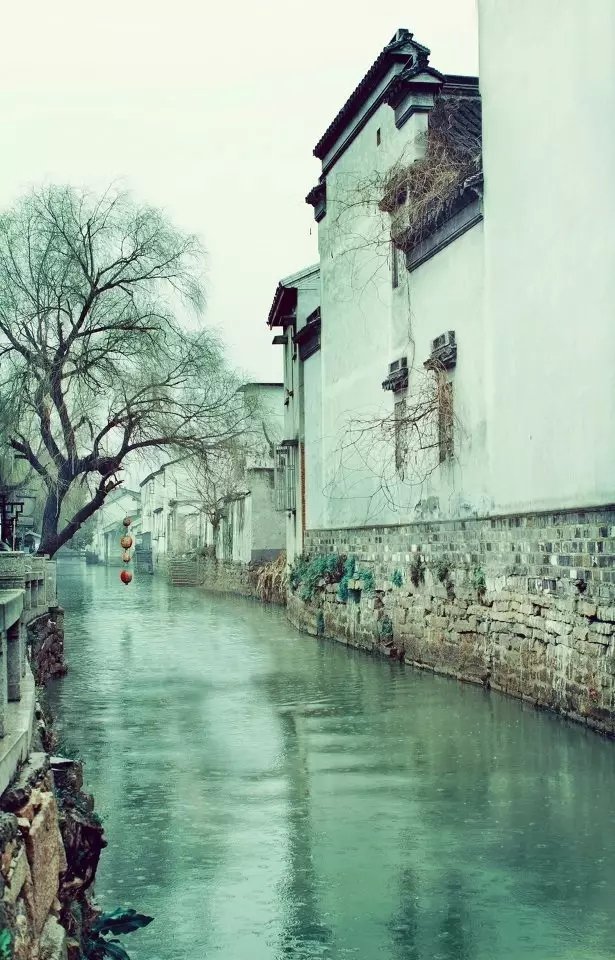 lifang1977's tweet photo. 又到江南烟雨时，美醉了！😍👏👏
#大美江西
#魅力中国 https://t.co/zwYFcSHn4Q