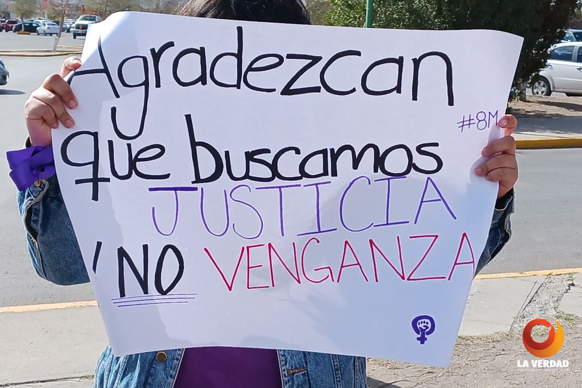 LaVerdadJz's tweet photo. 📸 #Galería | Las mujeres que participaron en las marchas del 8 de marzo en #Juárez recorrieron calles alzando gran variedad de mensajes escritos en cárteles para reclamar justicia y no violencia…

🟣 #8M: Un grito por todas 📲 https://t.co/pW706UWu5L https://t.co/aPy8xaW5R8