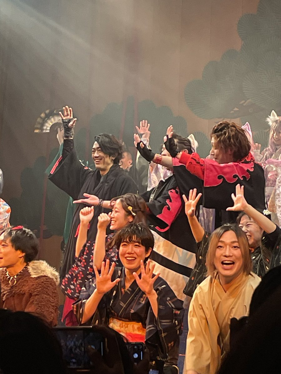 4attsun1's tweet photo. 昨日ゲキバカ大千穐楽『ごんべい』江戸A、江戸Bと観劇しました。ゲキバカらしく楽しい。まさにお祭り。江戸Aと江戸Bはだいぶ印象が違うけど、どっちもゲキバカらしい声を出して思い切り笑って泣いてでした。
#ごんべい2024 #ゲキバカ https://t.co/s66fhZ8qYM