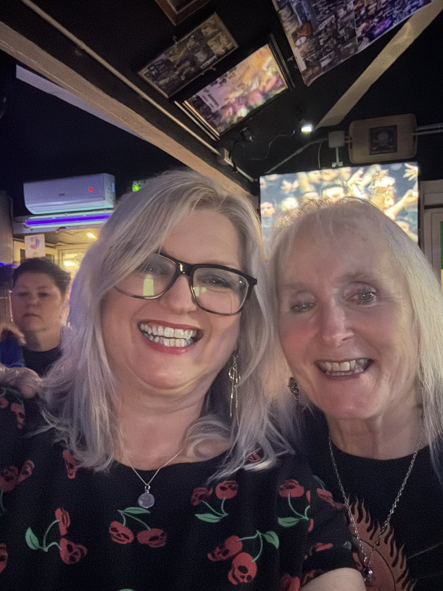 In Gran Canaria with two amazing friends from London happy holidays 🥰