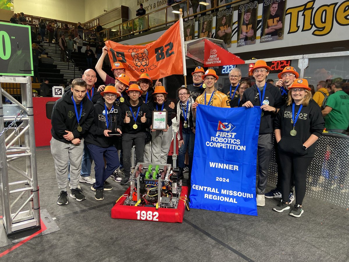 Congratulations to SMNW Cougar robotics as they have WON the Central Missouri Robotics Regional and has qualified for worlds! @smnw_office @theSMSD