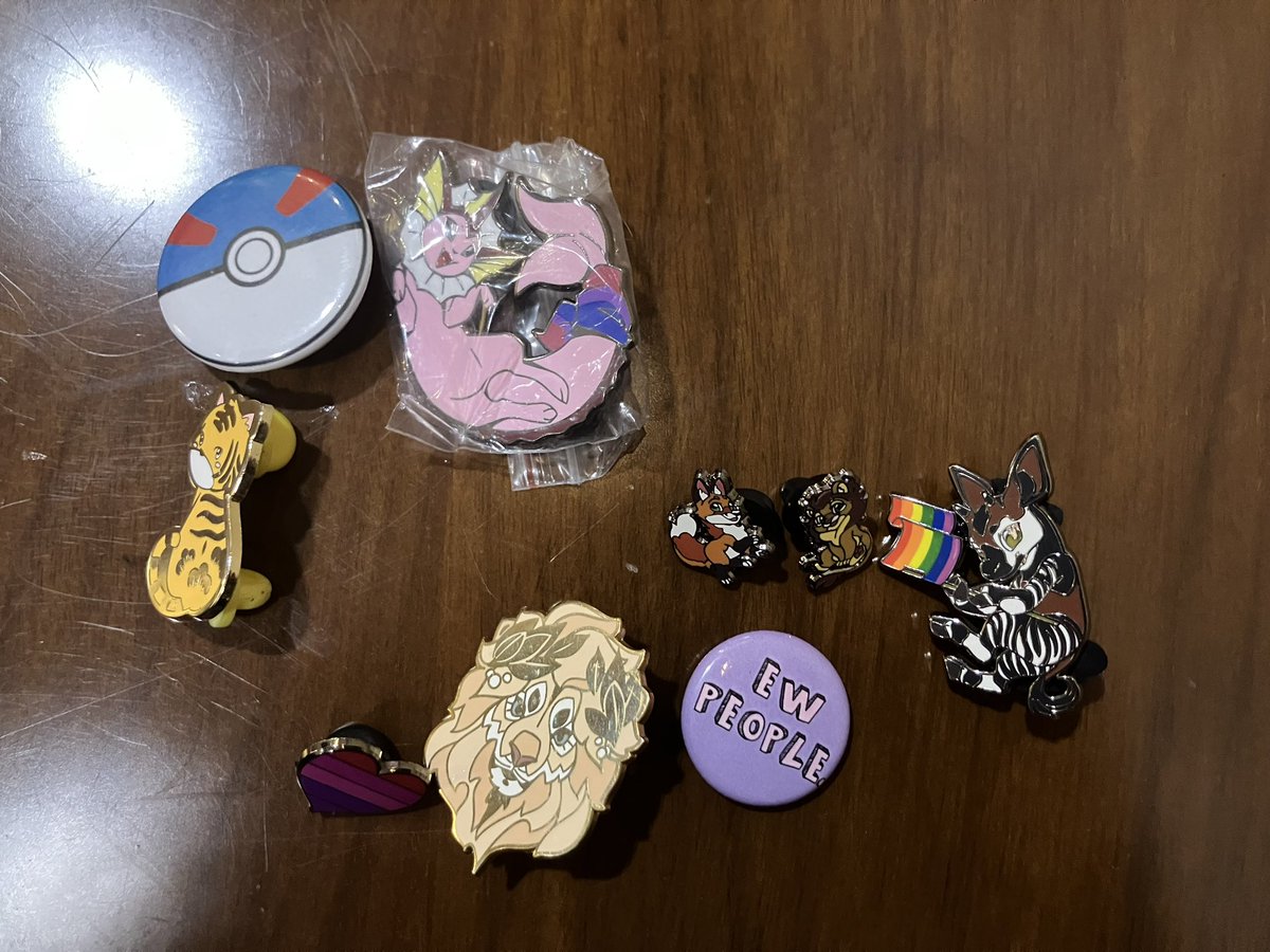 Pin trading was a lot of fun! First time going to one too!! Definitely will do it again when the chance is given!!

#FurTheMore2024 #FurTheMore #furry #furrycommunity #furrypins #furrycon