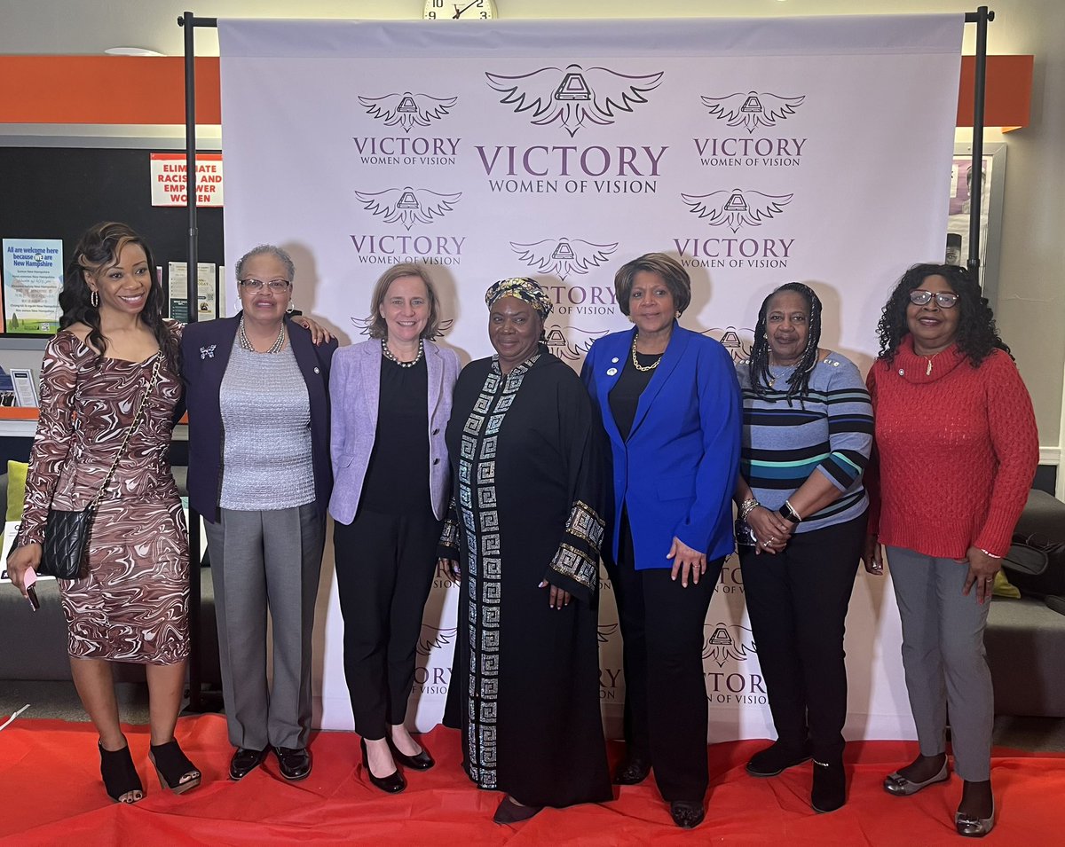 I was thrilled to celebrate #InternationalWomensDay with so many incredible community advocates at the Victory Women of Vision event in Manchester tonight. Your work of empowering women and families is truly inspiring. #NHPolitics