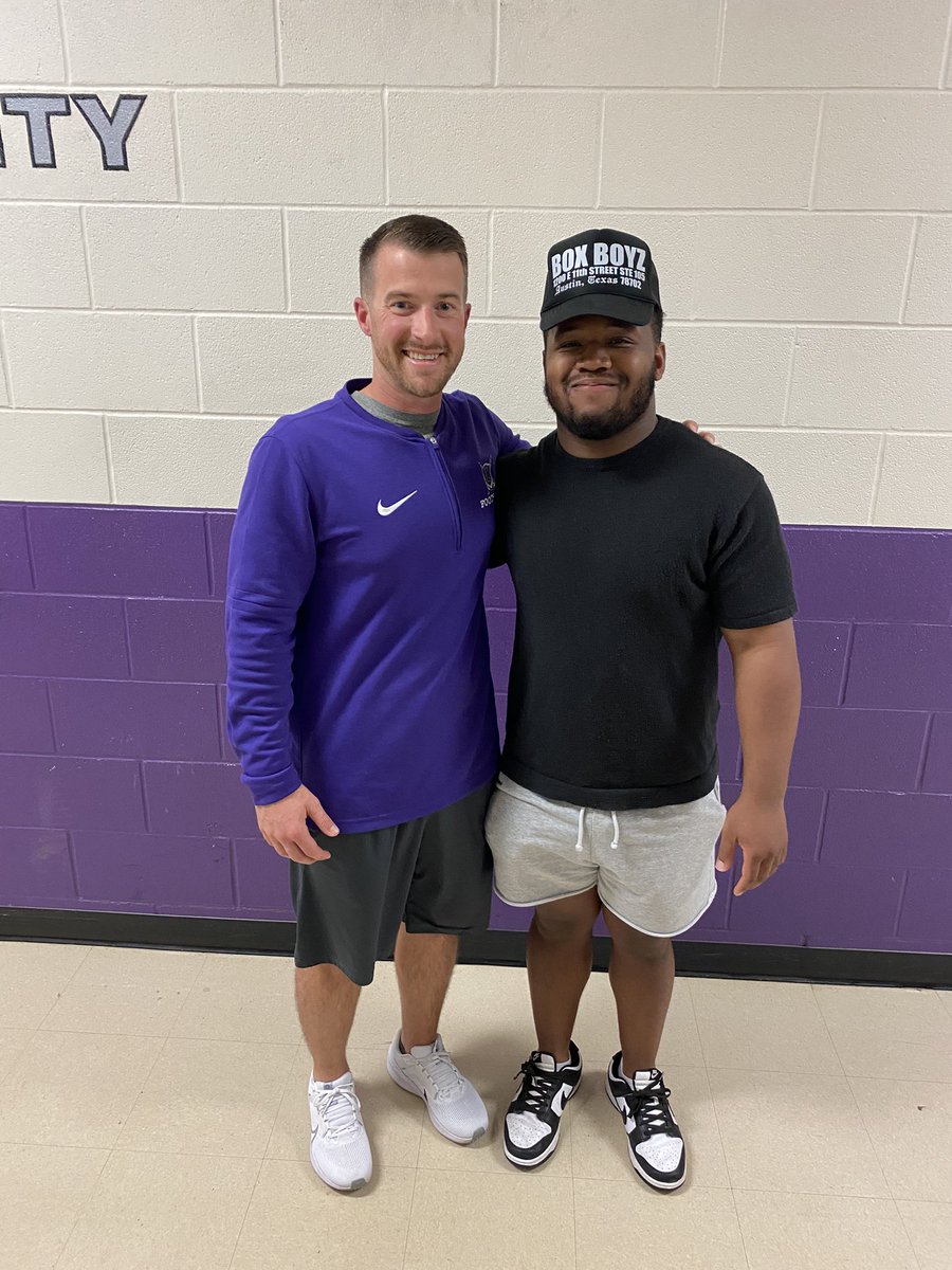 Can’t beat days when these guys come by to visit & speak with our guys! These dudes are THE STANDARD! @IHSKnightsFB @Coach_BenMoran @roschon #blessed #rbb4life